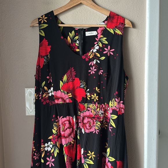 KORMEI Floral Sleeveless Romper Dress - Picture 4 of 11